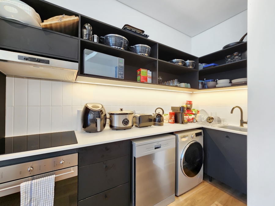 2 Bedroom Property for Sale in Sea Point Western Cape